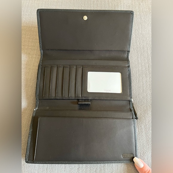 Coach vintage black leather long tri-fold wallet checkbook holder like new - Picture 4 of 5